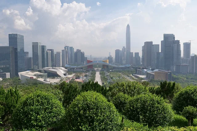 Shenzhen Civic Center visto desde Lianhuashan Park